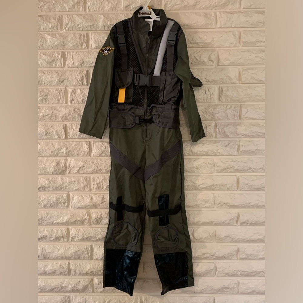Pilot Costume w/ soft helmet, Kids size 7-8